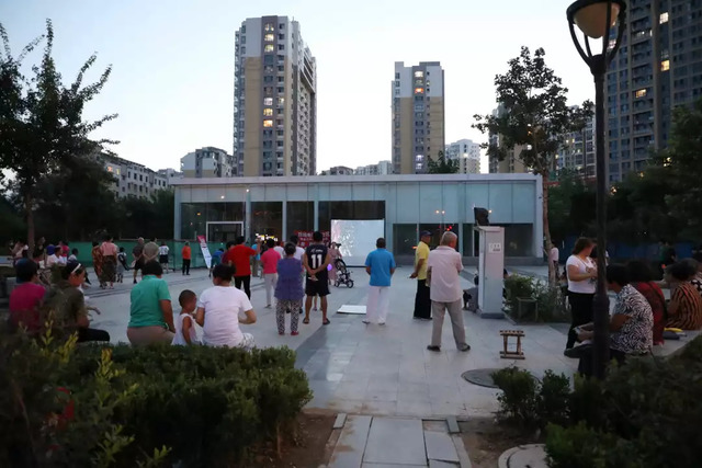 百場(chǎng)電影進(jìn)社區(qū) 百場(chǎng)電影進(jìn)社區(qū)